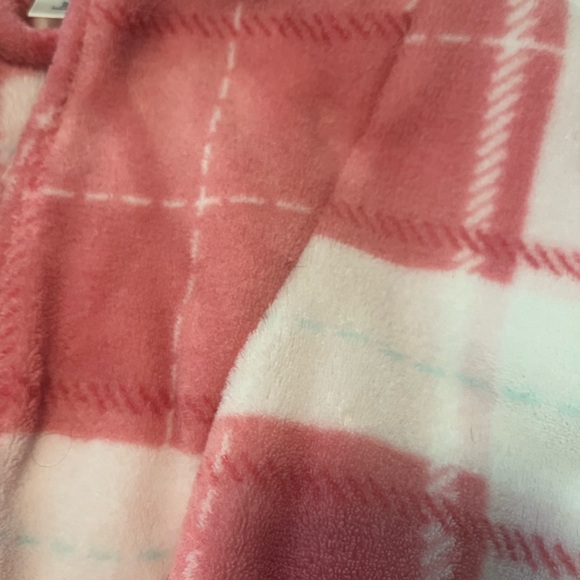 Croft & Barrow Pink Fleece Robe - Picture 4 of 4
